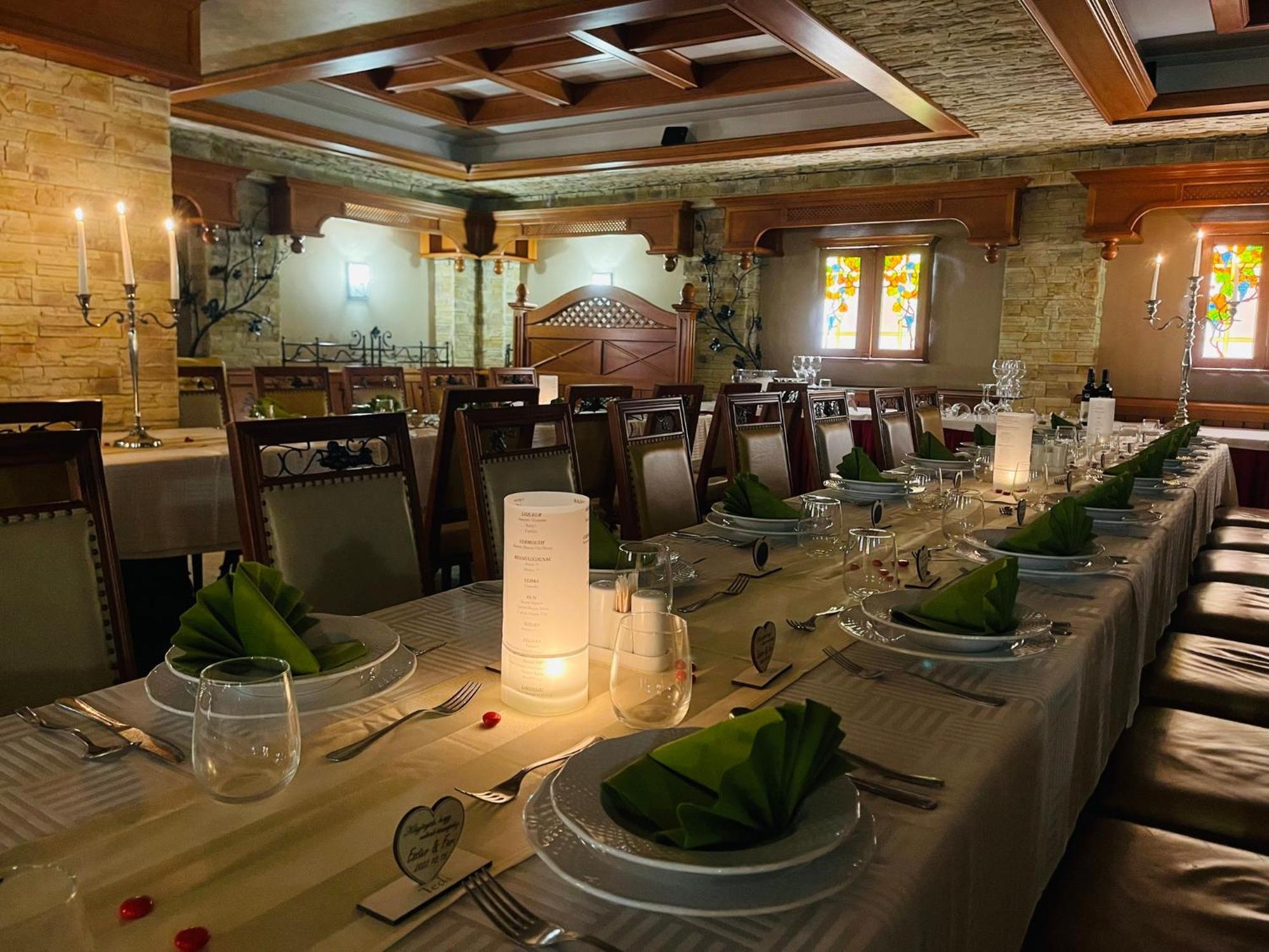 מלון Villa Hotel 4*